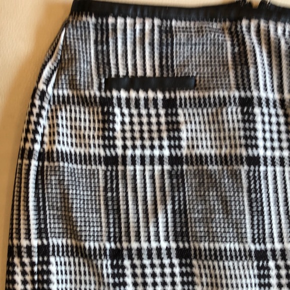 Talbots black/white houndstooth pattern pencil skirt - Picture 2 of 6